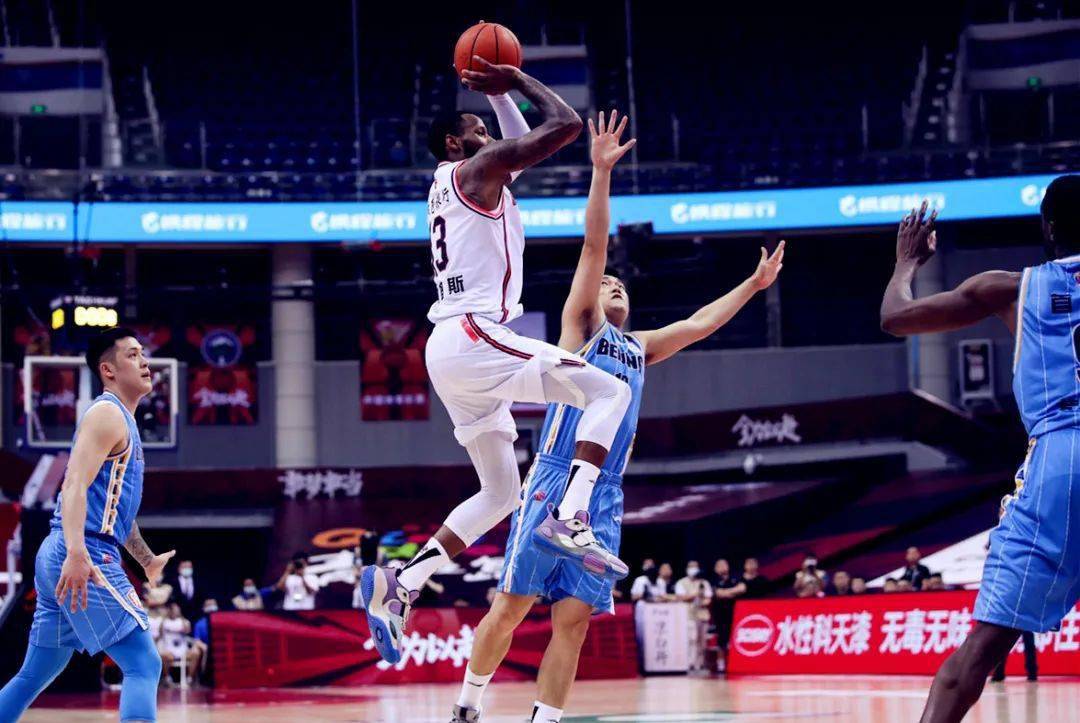  克莱蒙替补奇兵登场，最后时刻完成惊天逆转  